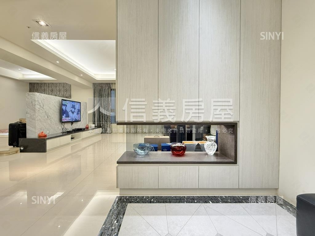 七期愛敦閣高樓裝潢戶讚房屋室內格局與周邊環境