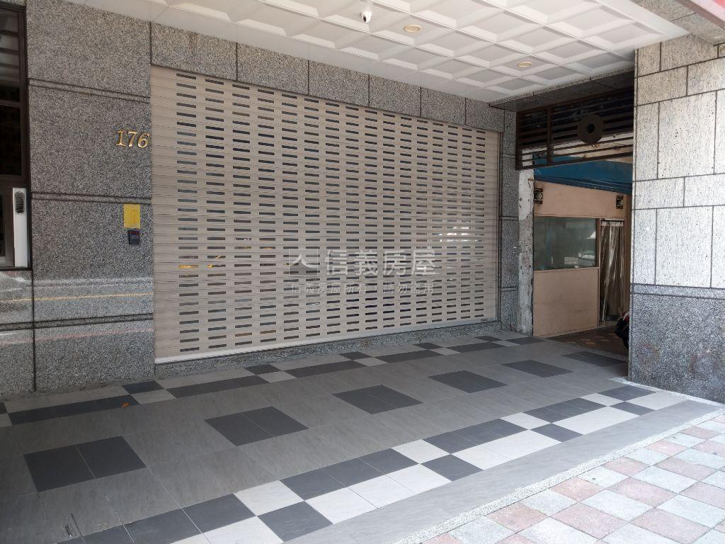 康定御天下金店房屋室內格局與周邊環境