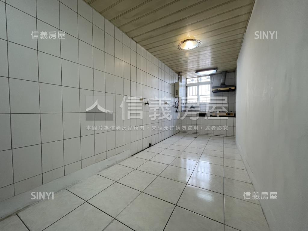 便利生活美三樓房屋室內格局與周邊環境