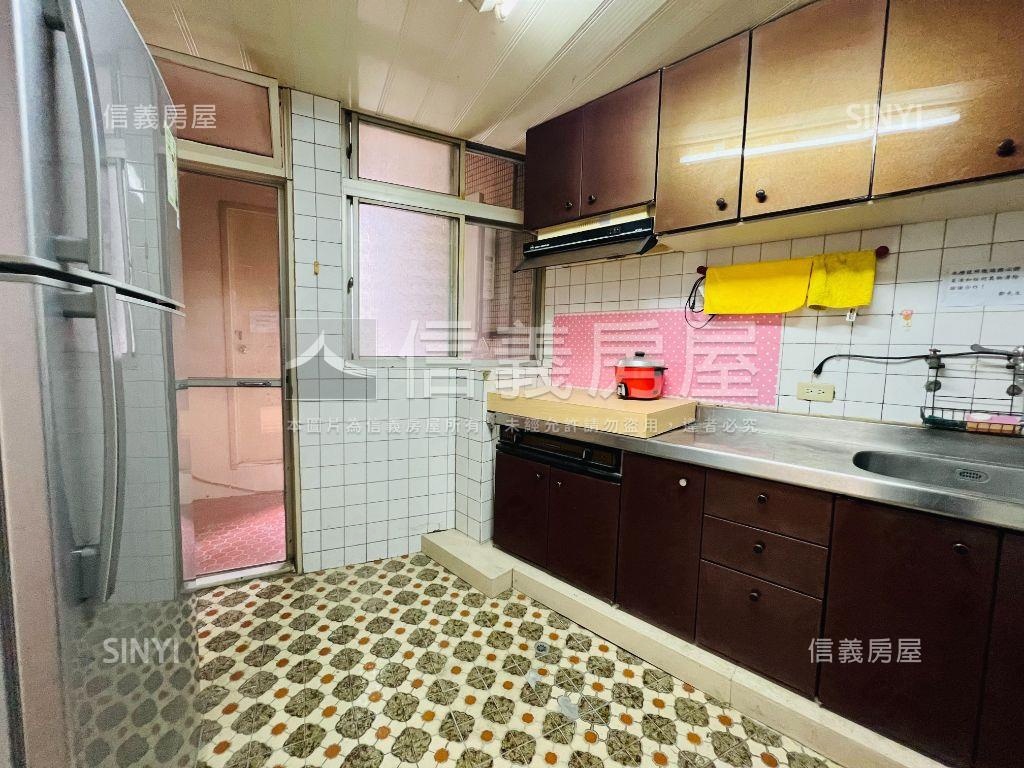 忠孝敦化收租美屋房屋室內格局與周邊環境