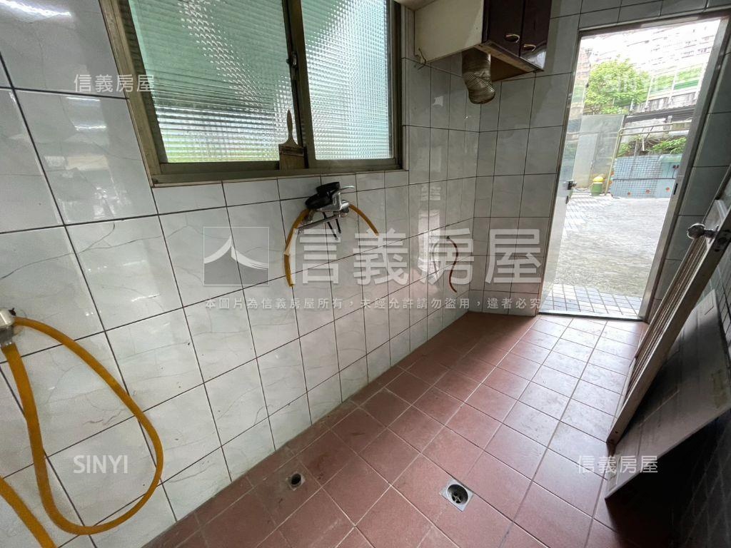 汐萬路一段店面房屋室內格局與周邊環境