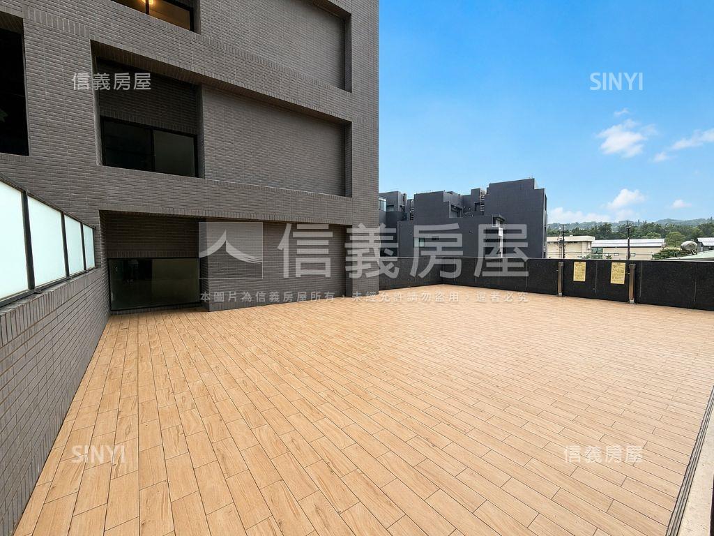 全新兩房專用露臺約４５坪房屋室內格局與周邊環境