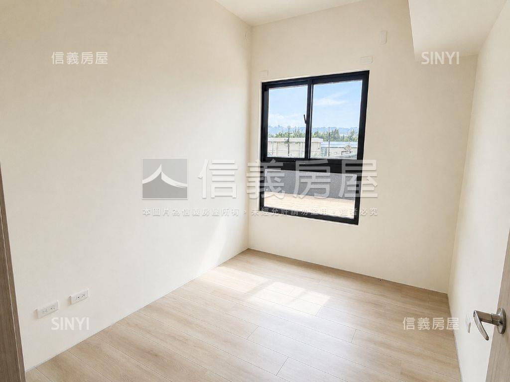 全新兩房專用露臺約４５坪房屋室內格局與周邊環境