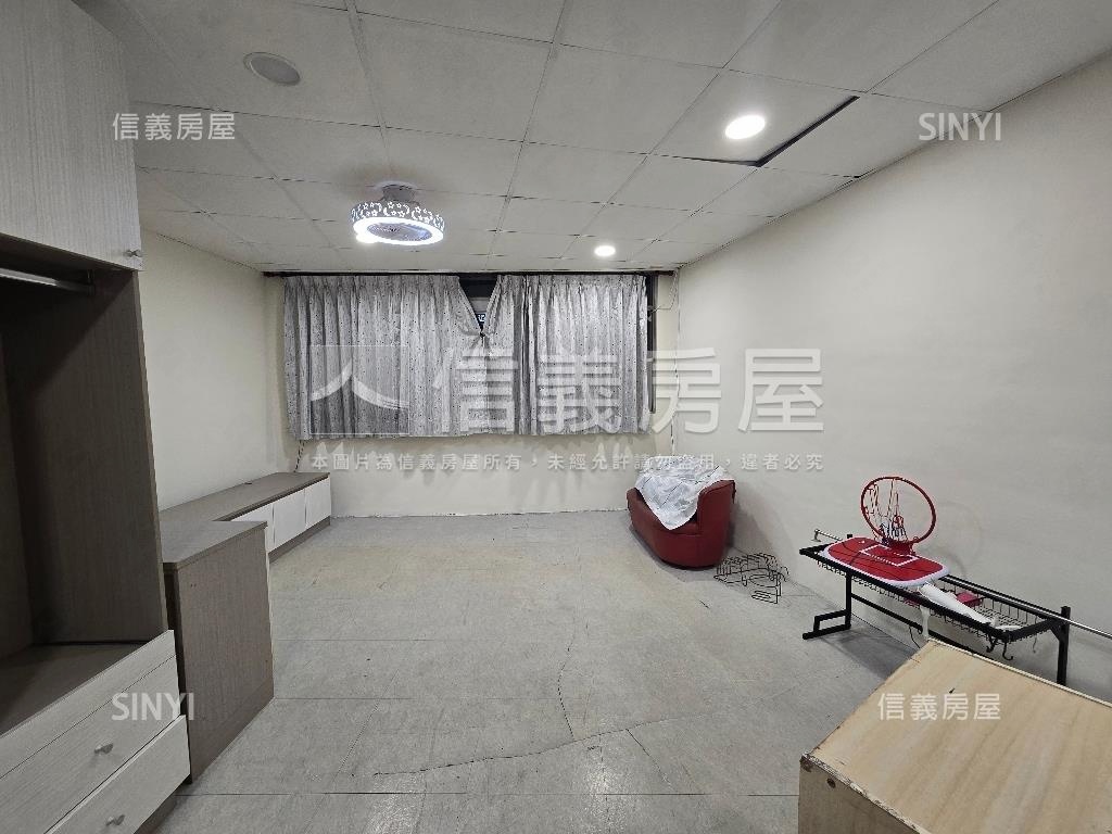 迴龍捷運站三樓三房房屋室內格局與周邊環境