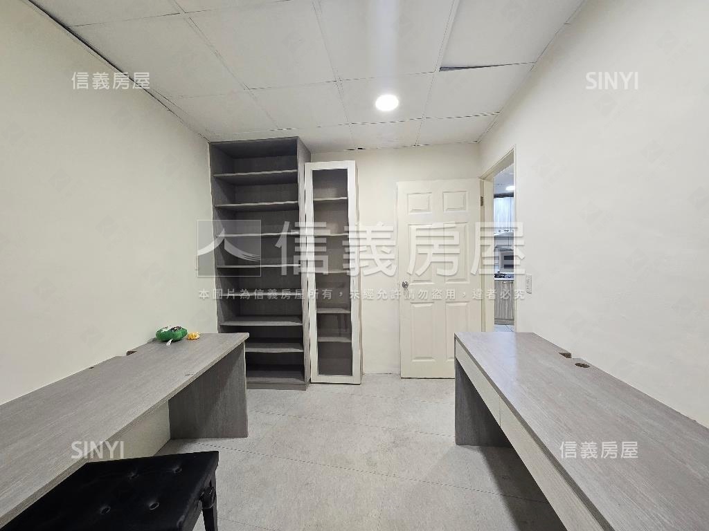 迴龍捷運站三樓三房房屋室內格局與周邊環境