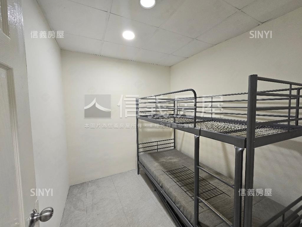 迴龍捷運站三樓三房房屋室內格局與周邊環境