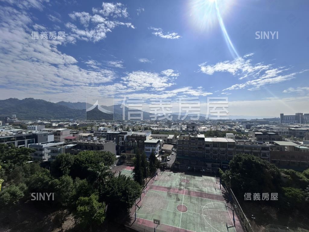 ２０２０朝南視野三房平車房屋室內格局與周邊環境