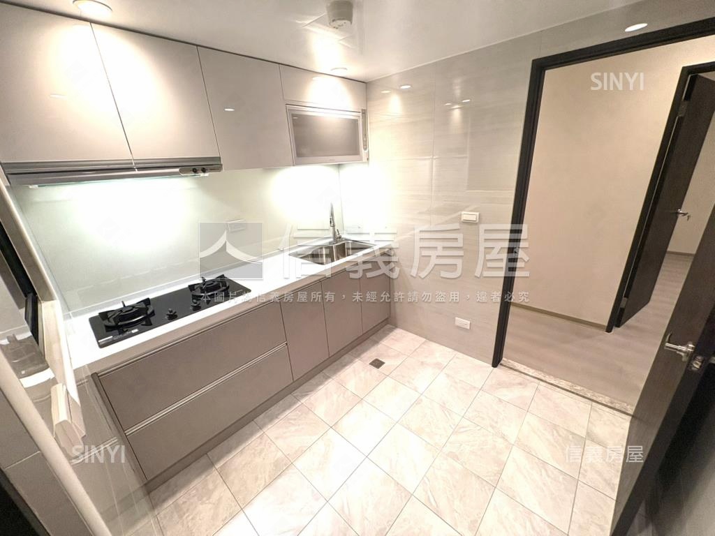 台北大都心精美三房車位房屋室內格局與周邊環境