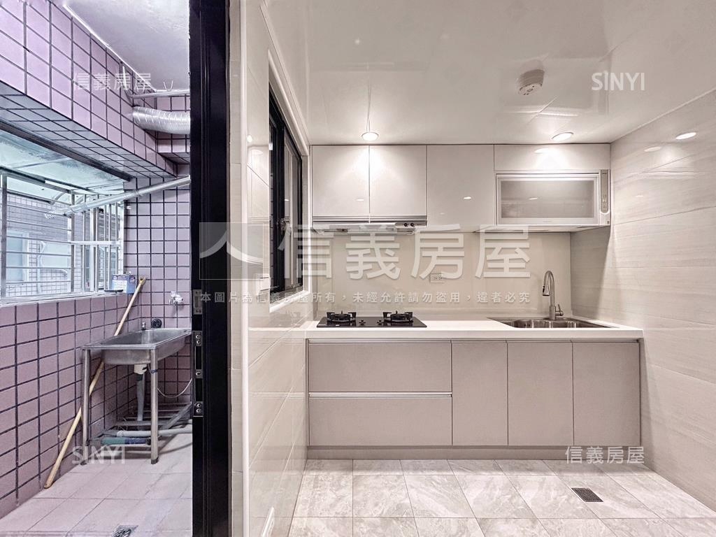 台北大都心精美三房車位房屋室內格局與周邊環境