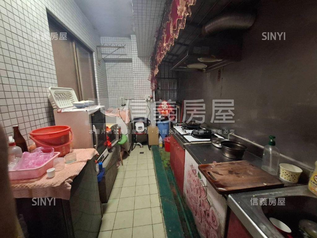 中正三街電梯大空間房屋室內格局與周邊環境