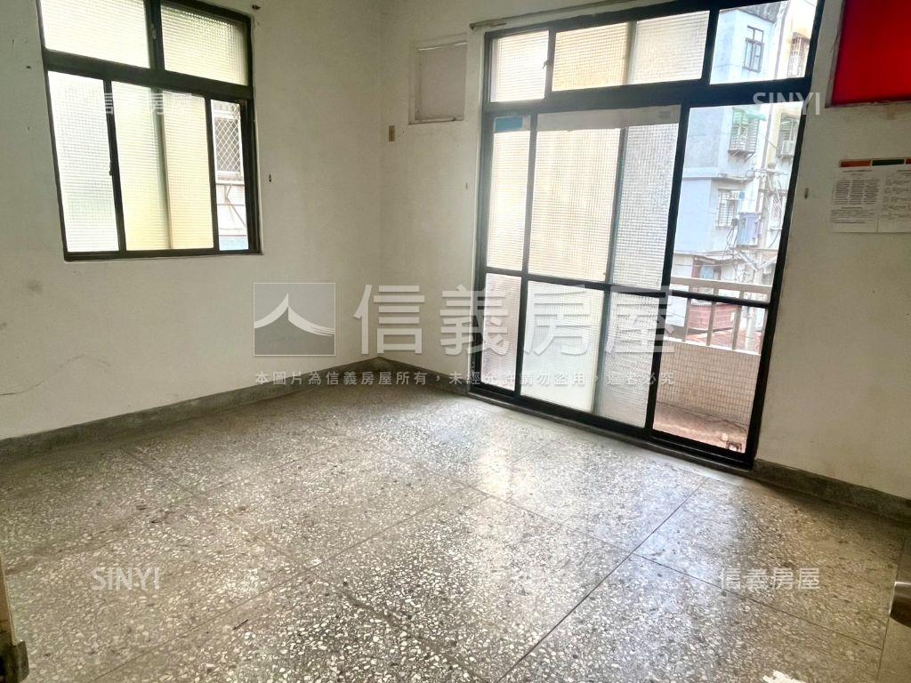真理街學區二樓大空間房屋室內格局與周邊環境