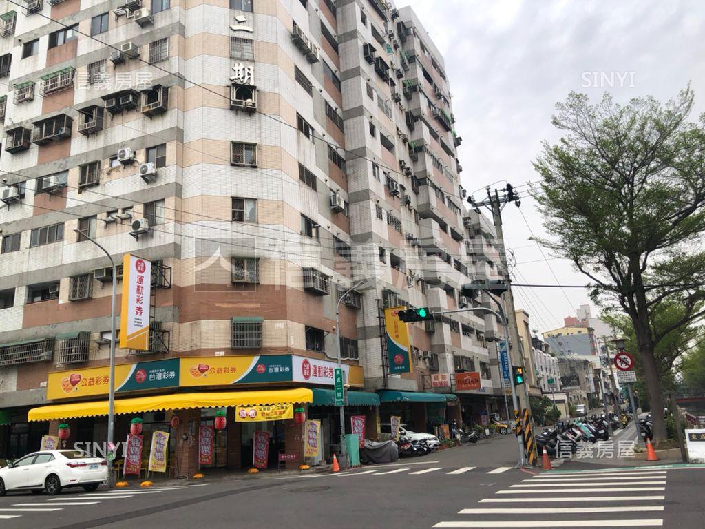 北區東成路大面寬裝潢店鋪房屋室內格局與周邊環境