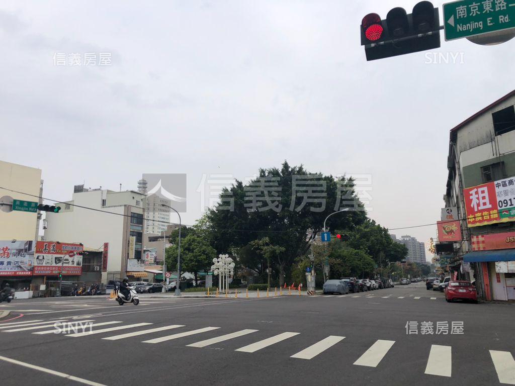 北區東成路大面寬裝潢店鋪房屋室內格局與周邊環境