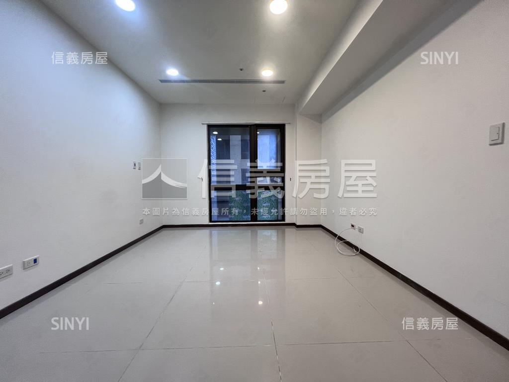 絕美經典新富邑房屋室內格局與周邊環境