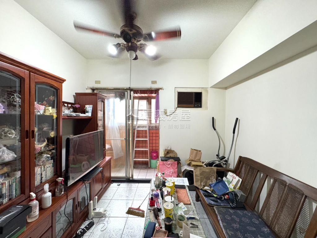 景安名人巷後棟邊間兩房房屋室內格局與周邊環境