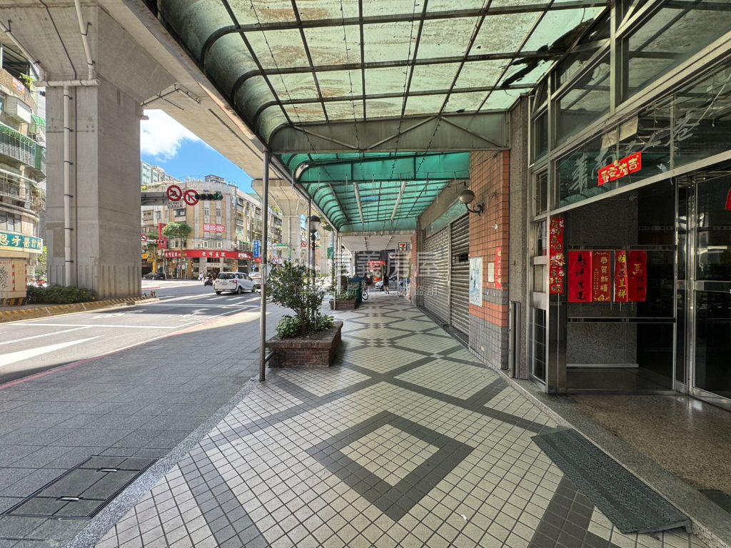 景安名人巷後棟邊間兩房房屋室內格局與周邊環境