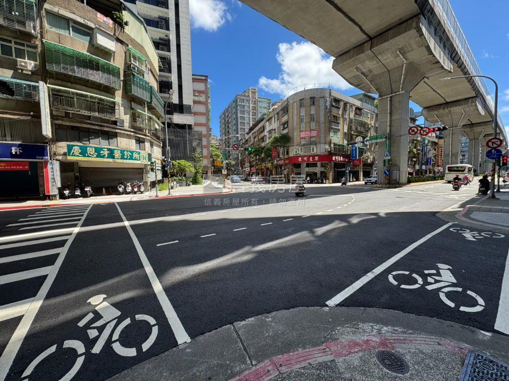 景安名人巷後棟邊間兩房房屋室內格局與周邊環境