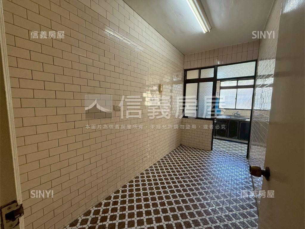 ［華江國小］大空間公寓房屋室內格局與周邊環境