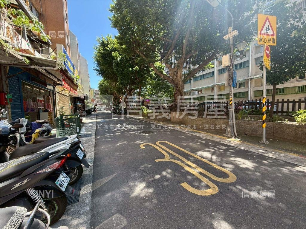 ［華江國小］大空間公寓房屋室內格局與周邊環境