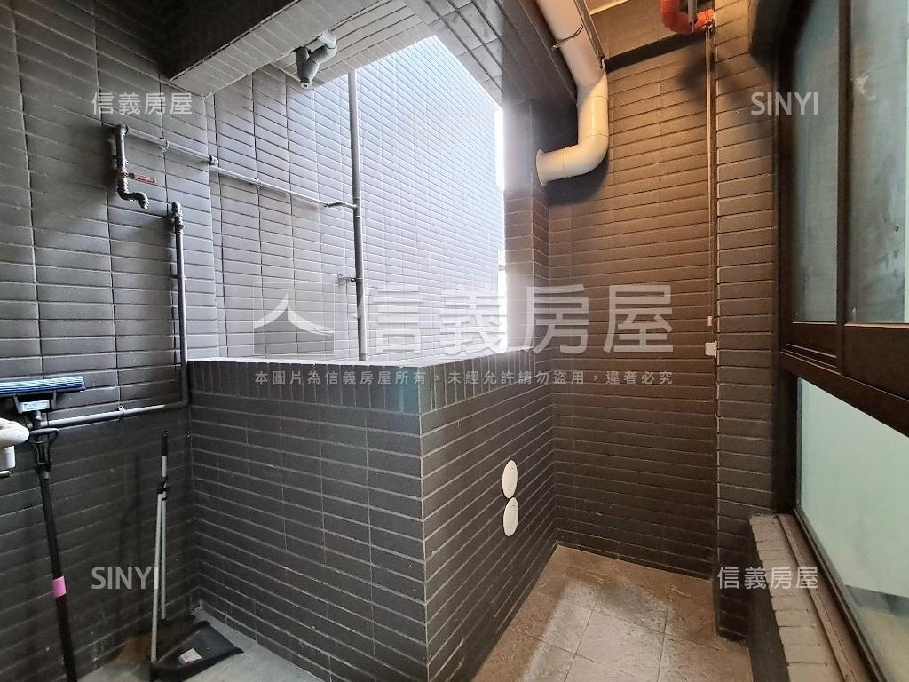 全新聚佳大砌高樓三房平車房屋室內格局與周邊環境