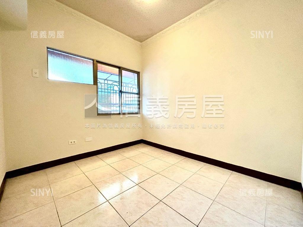 三鐵共站採光大三房車位房屋室內格局與周邊環境