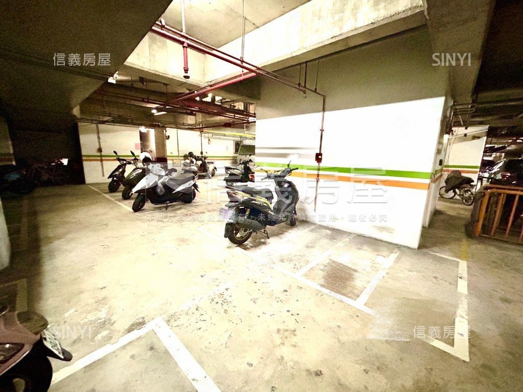 三鐵共站採光大三房車位房屋室內格局與周邊環境