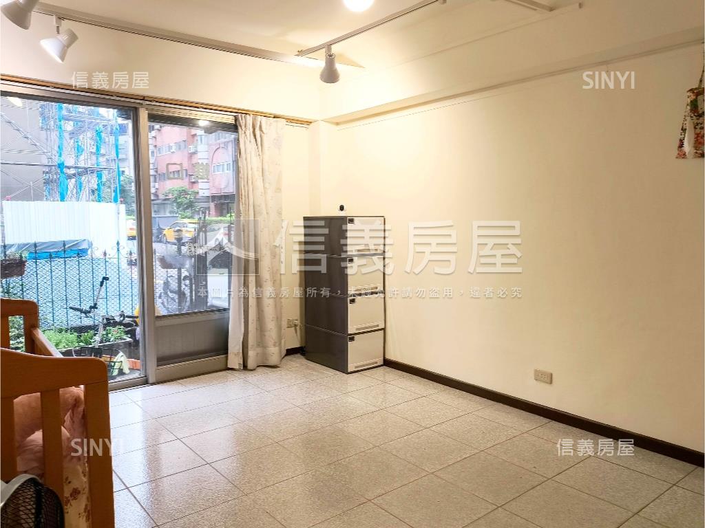信義邊間方正住店辦房屋室內格局與周邊環境