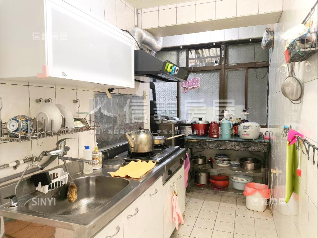 信義邊間方正住店辦房屋室內格局與周邊環境