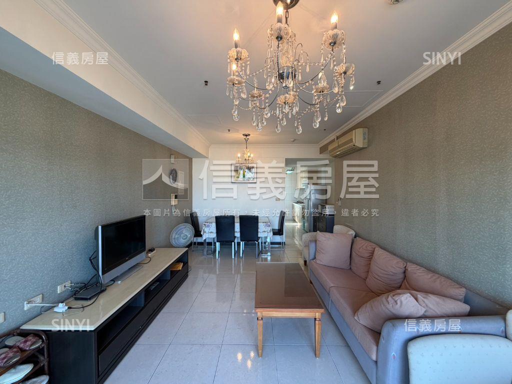 雲尚鼎鑽三房車位房屋室內格局與周邊環境