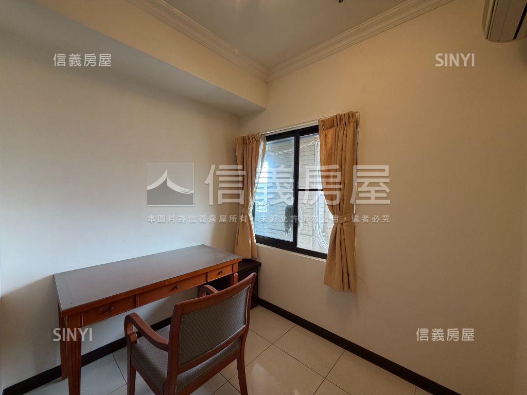 雲尚鼎鑽三房車位房屋室內格局與周邊環境