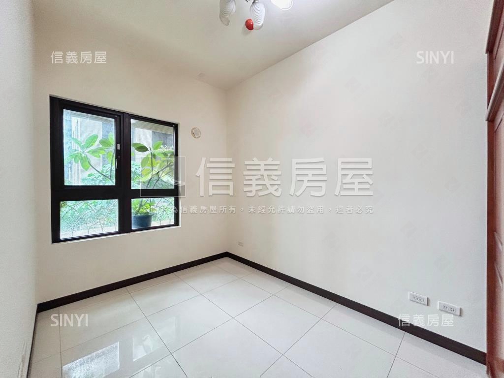 美麗春城方正三房車位房屋室內格局與周邊環境