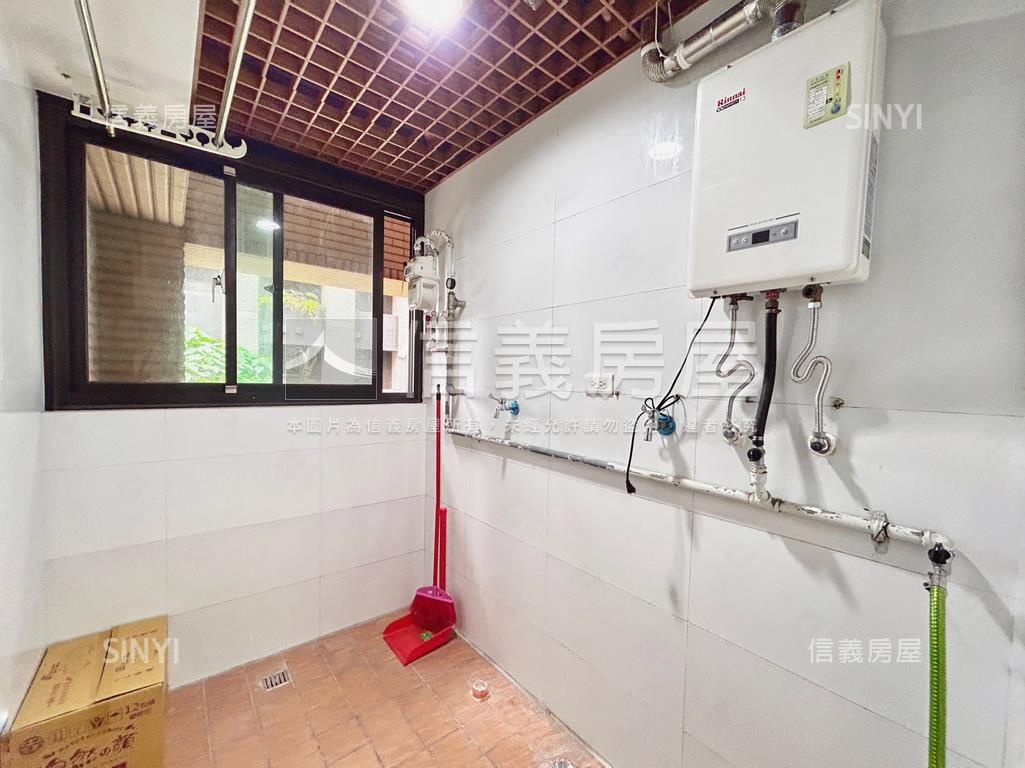 美麗春城方正三房車位房屋室內格局與周邊環境