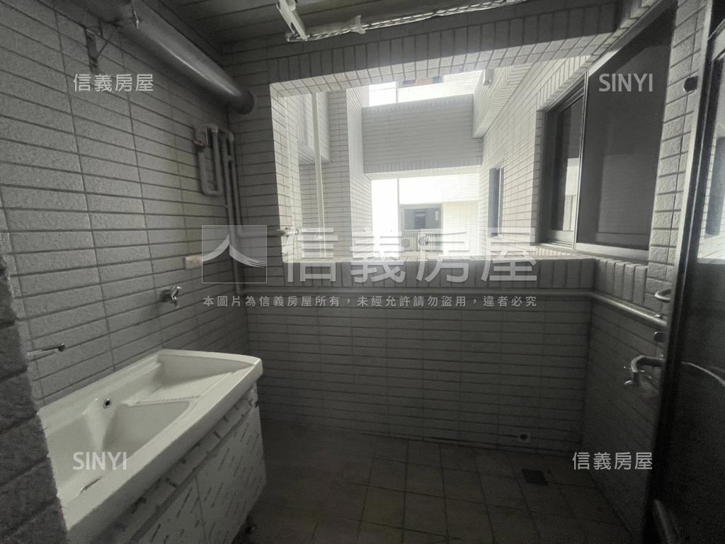 浩翰湖濱城全新三房平車房屋室內格局與周邊環境