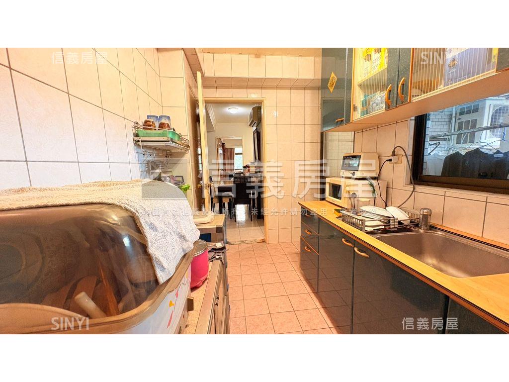 新案雅筑高樓美景三房車位房屋室內格局與周邊環境
