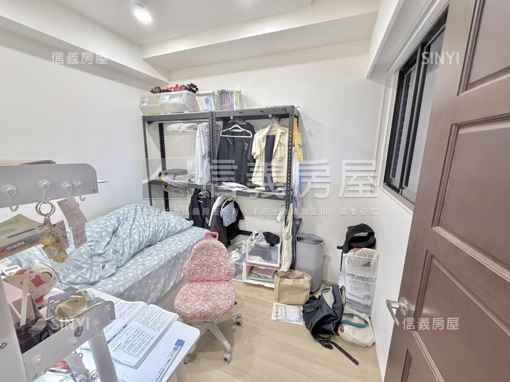 城易迅美景２房＋坡平車位房屋室內格局與周邊環境