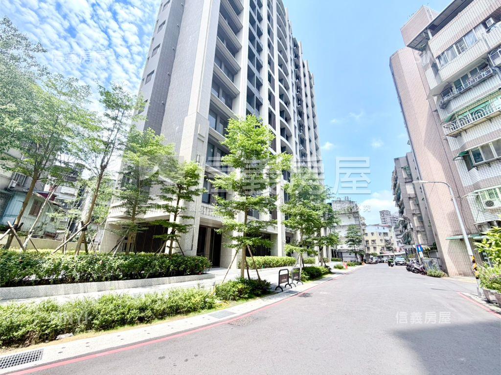 城易迅美景２房＋坡平車位房屋室內格局與周邊環境