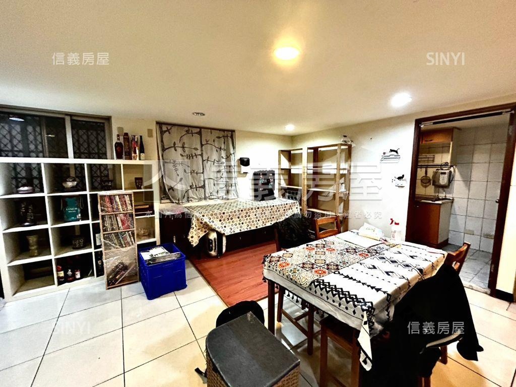 近未來體育園區一樓店住房屋室內格局與周邊環境