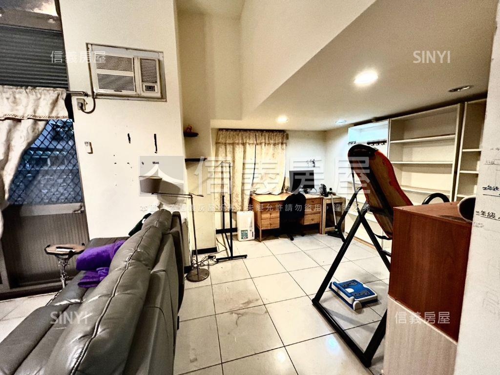 近未來體育園區一樓店住房屋室內格局與周邊環境