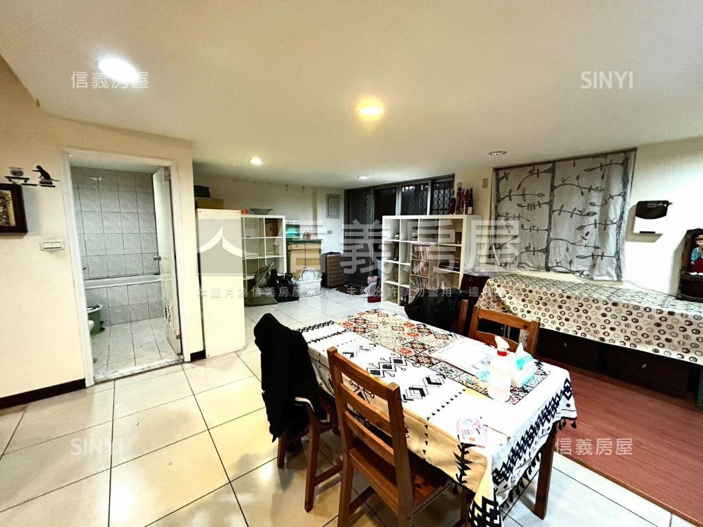 近未來體育園區一樓店住房屋室內格局與周邊環境