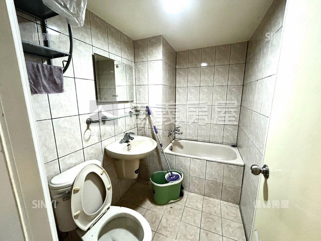 近未來體育園區一樓店住房屋室內格局與周邊環境