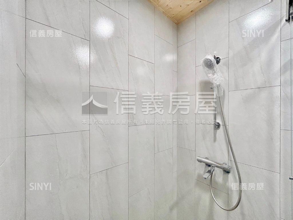 金雅稀有樓中樓三房平車房屋室內格局與周邊環境