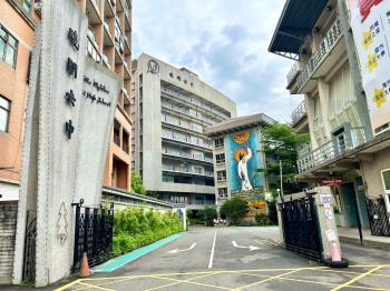 國泰公寓衛浴開窗