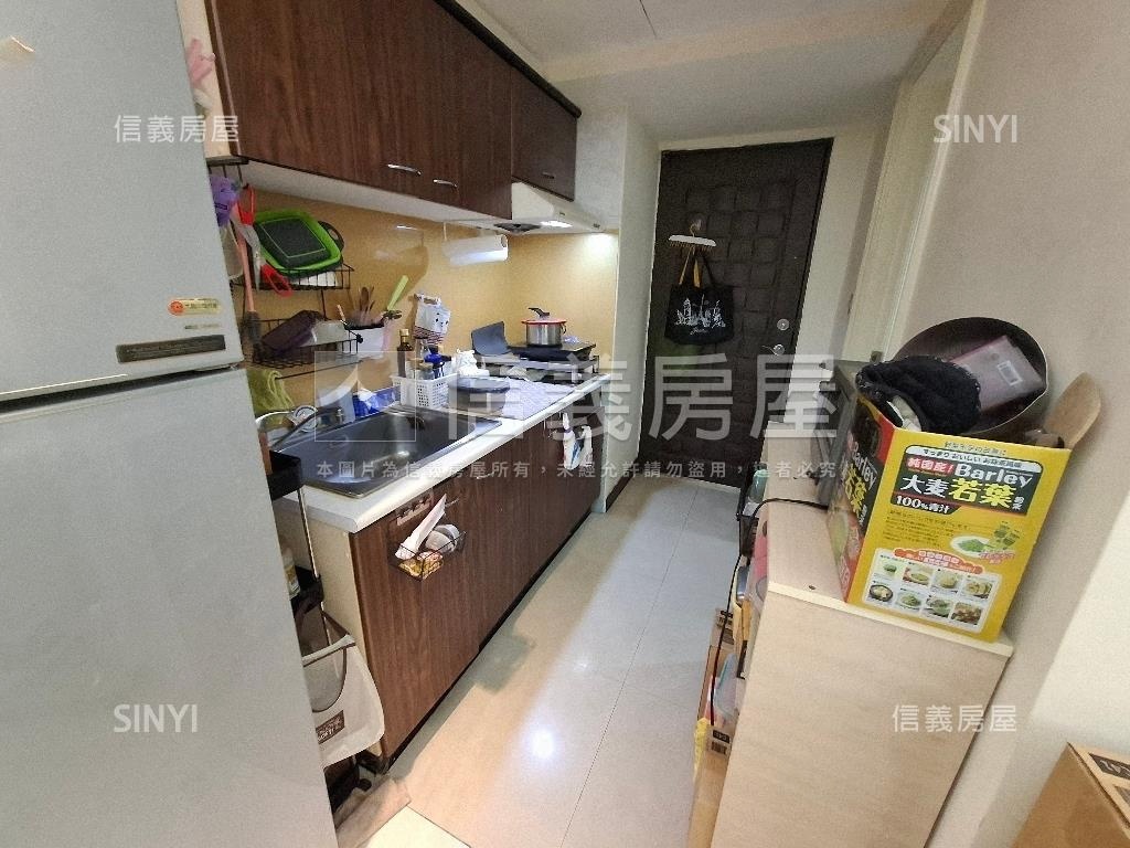 中山國小捷運大套房房屋室內格局與周邊環境