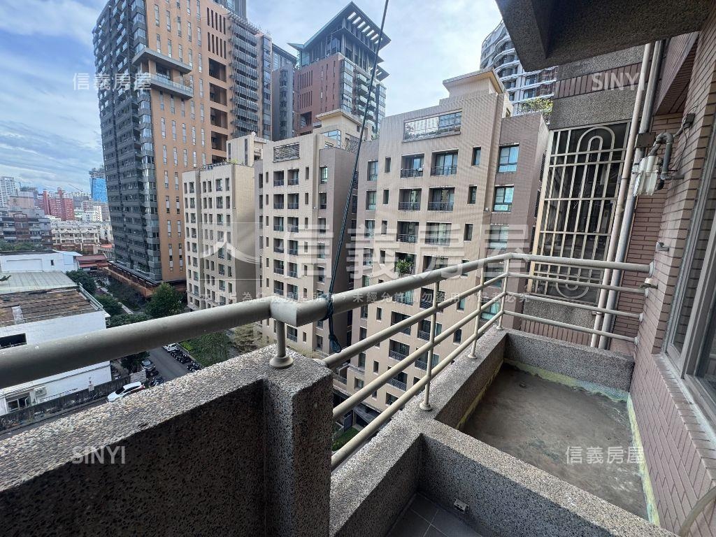 中港假期一房一廳房屋室內格局與周邊環境