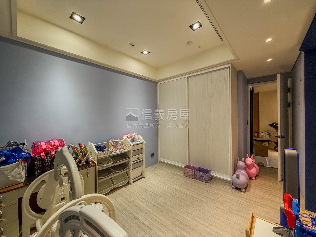 農十六帝品苑３房平車房屋室內格局與周邊環境