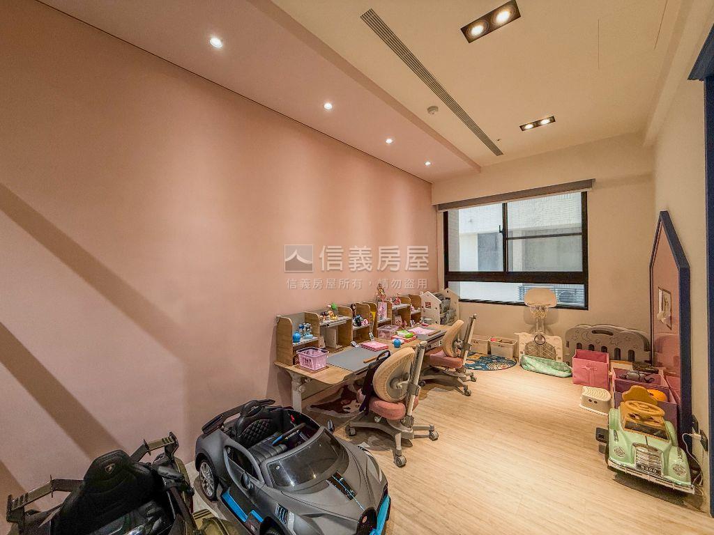 農十六帝品苑３房平車房屋室內格局與周邊環境