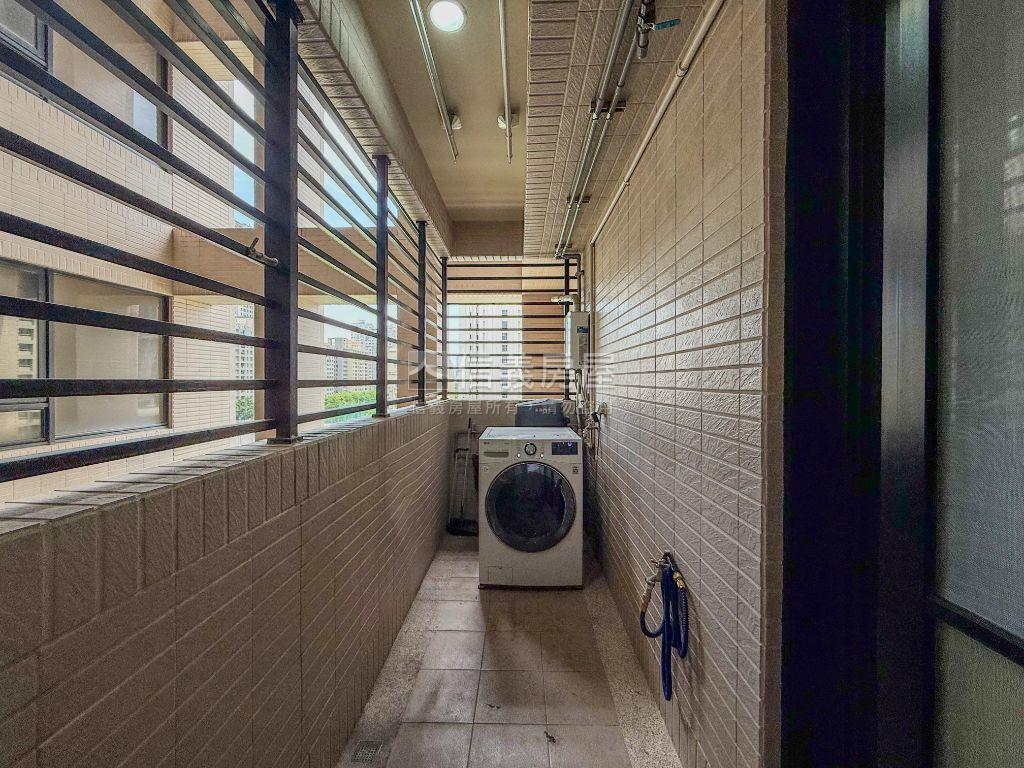 農十六帝品苑３房平車房屋室內格局與周邊環境