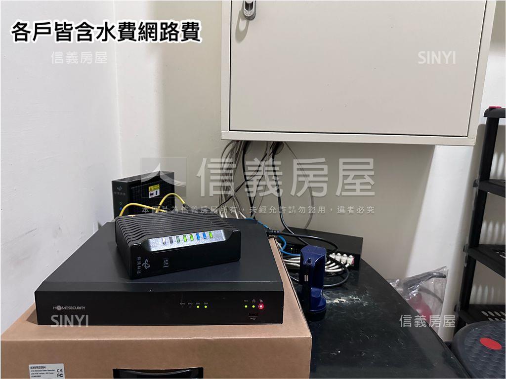 對面就是。三和國中站房屋室內格局與周邊環境
