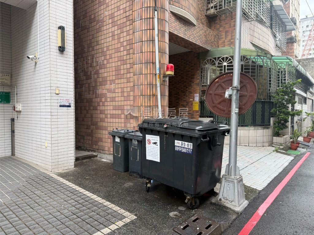 高雄．郡都ＩＮＮ．小資宅房屋室內格局與周邊環境