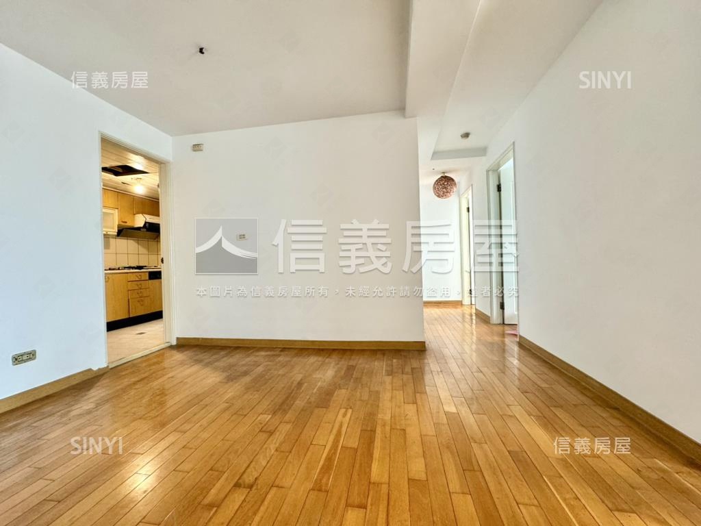 三民學區稀有三房車位房屋室內格局與周邊環境